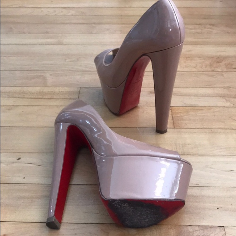 CHRISTIAN LOUBOUTIN - Altareva Platform Pump